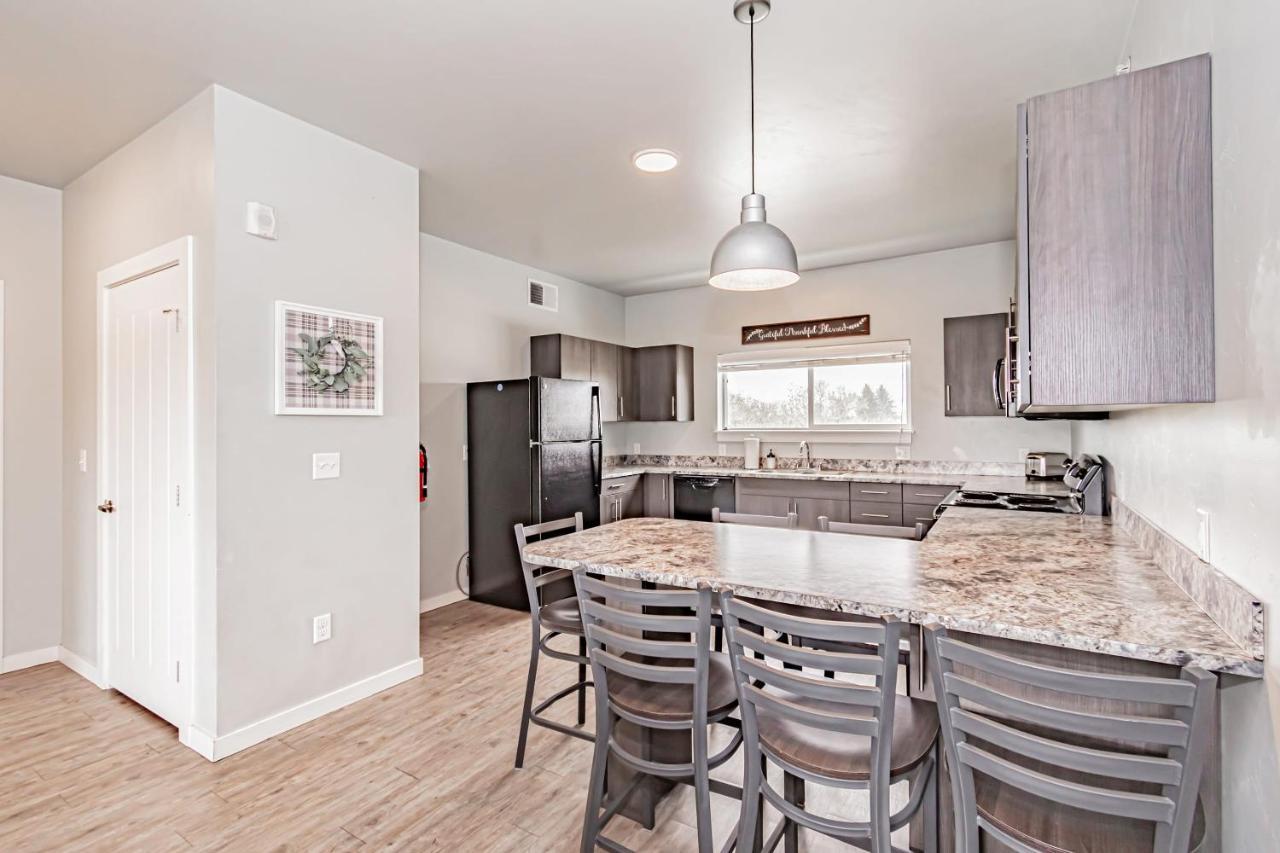 Bringham'S Mill Apartments Perfect For Groups Full Kitchen Gym And Free Parking Rexburg Exterior photo